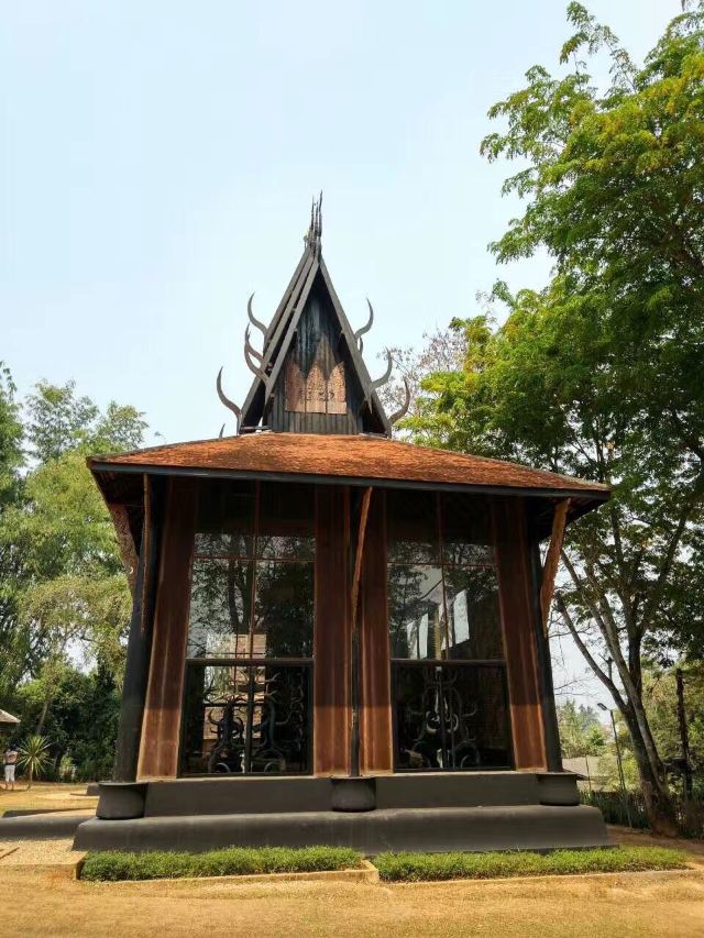 Baan Dam