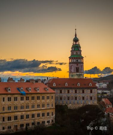 9D8N • Czech Republic + Austria + Germany + Switzerland + Prague + Cesky Krumlov + Salzburg + Munich + Zurich + Cesky Krumlov Castle + Neuschwanstein Castle + Symphony of Four Countries in Central Europe