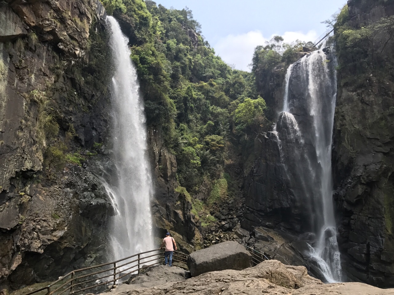 九鲤湖