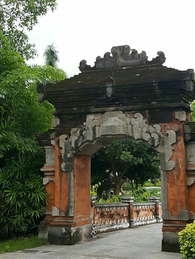 Heyuan Imperial Palace Hotspring Resort