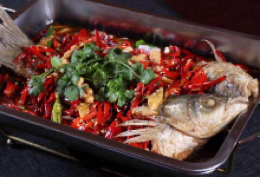 小乔头脆皮烤鱼(学生街店)美食图片