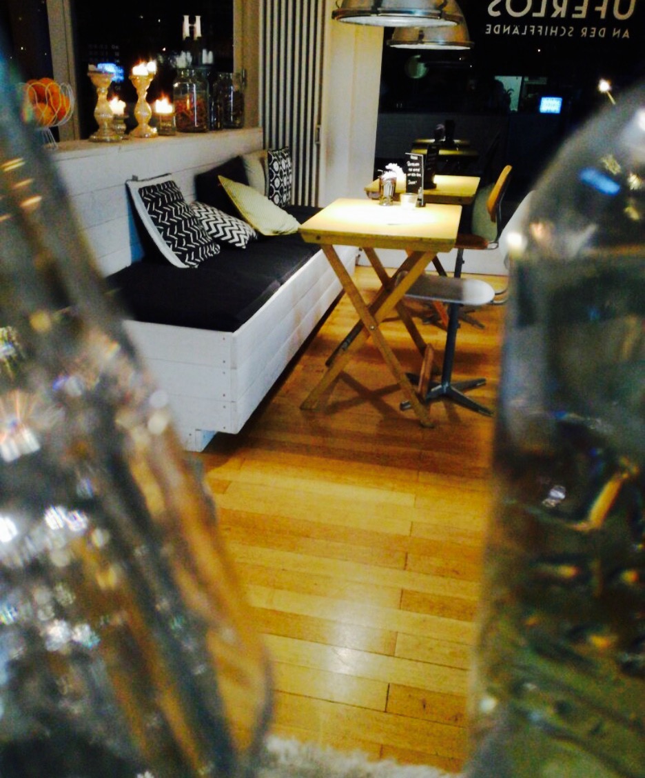 Uferlos - an der Schifflände