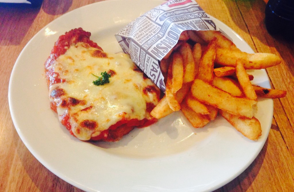 Schnitz Epping Plaza餐厅图片