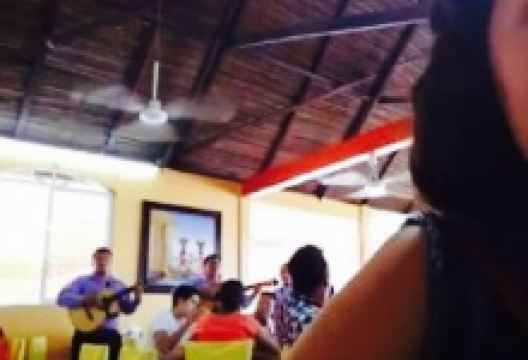 La Barra de Alvarado美食图片