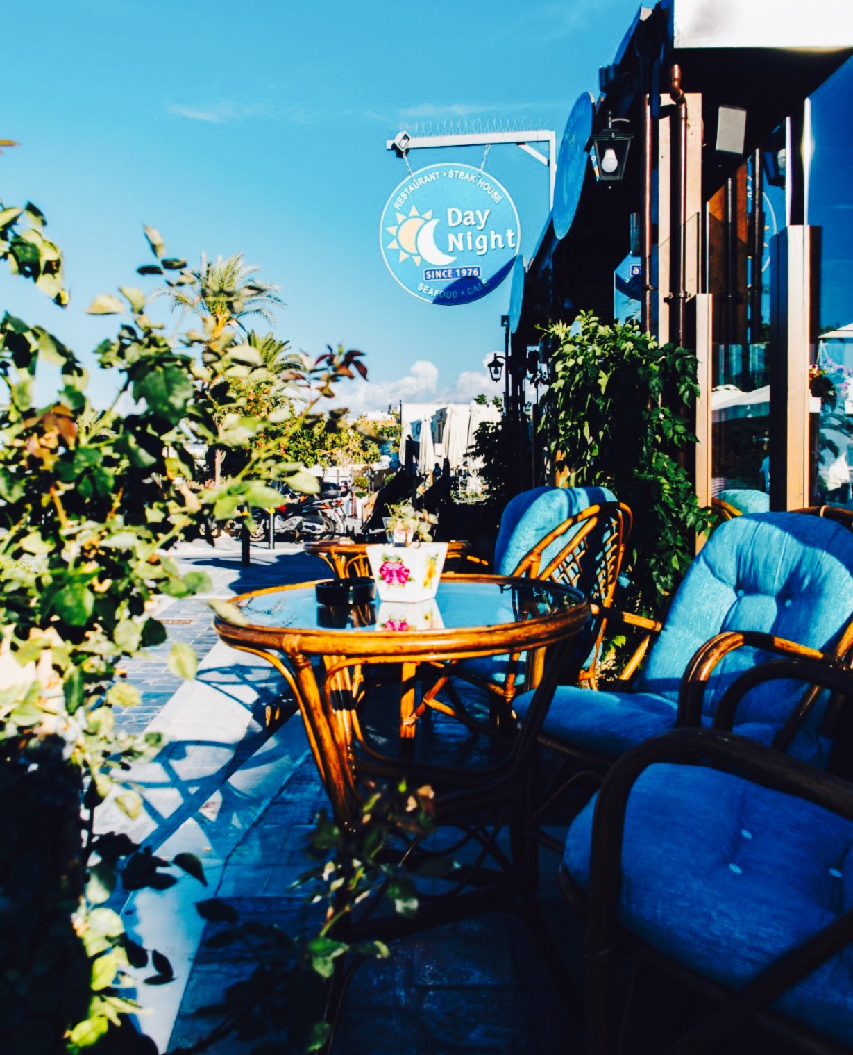 Day Night Restaurant