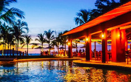 Latitude 10 Beach Club at The Sailing Center