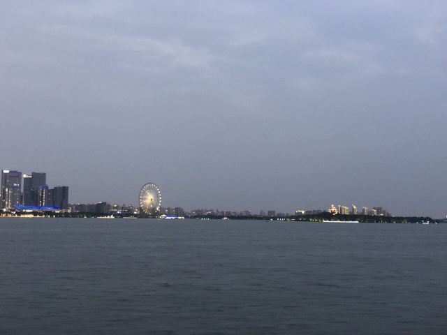 Jinji Lake Cruise