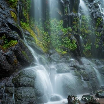 丹东+浑江口景区+浑江大转弯+长白山天池5日4晚私家团