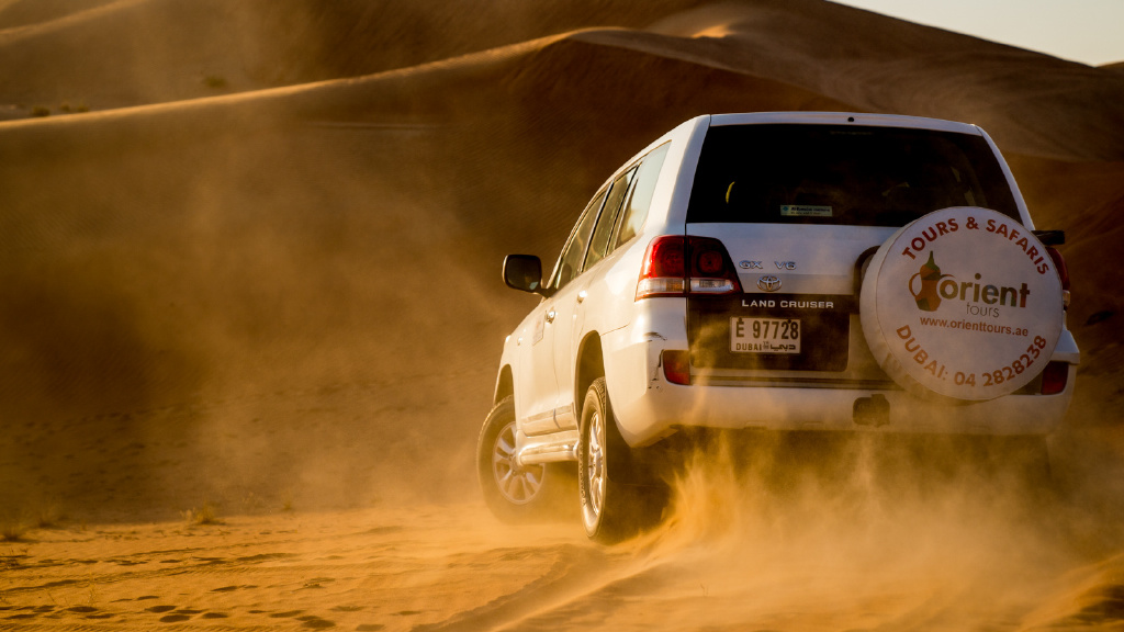 黄沙漫天，尖叫连连，迪拜最酷的行程莫过于沙漠里的奔放