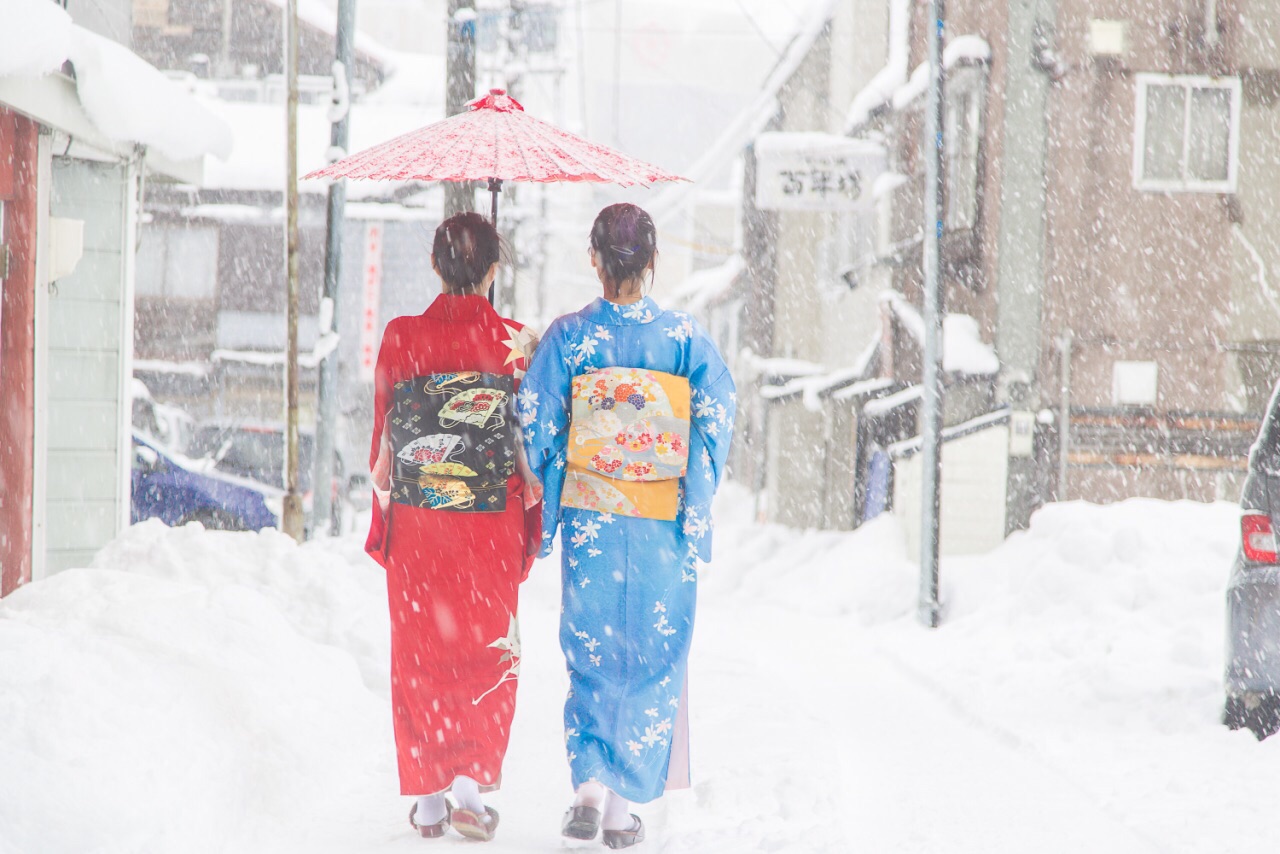 穿着和服漫步冬日小樽，探访情书里的纯白世界