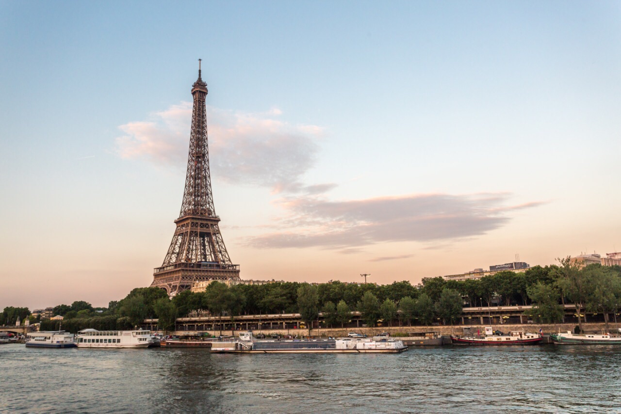 迷人的巴黎铁塔