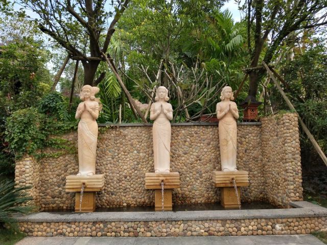 Midea Egret Lake Hot Spring