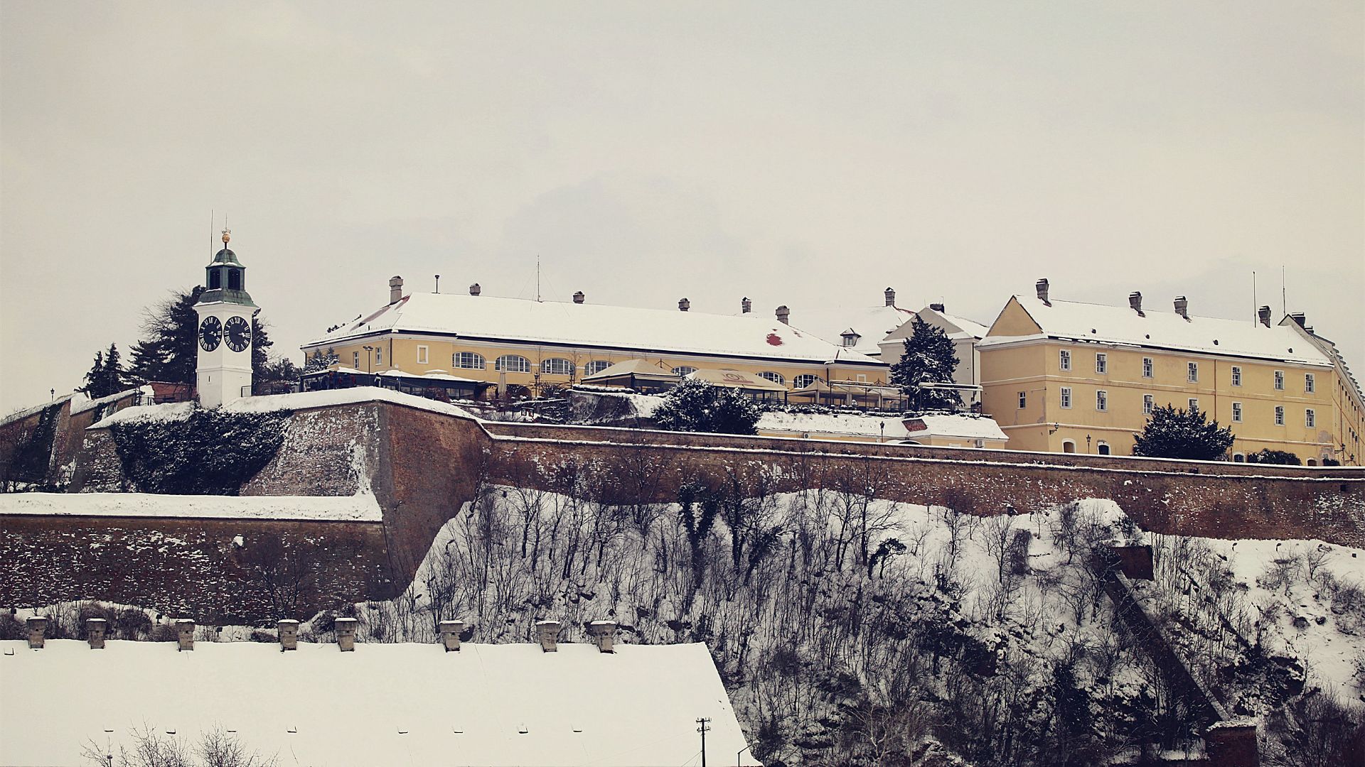 欧洲第二的城堡只有在大雪中才更有味道，还是全球8大音乐节之一