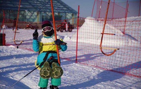 天恒山冰雪运动大世界