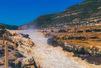 延安陕西黄河壶口瀑布+南泥湾一日游【2+1头等舱】【市区内酒店免费上门接送！】