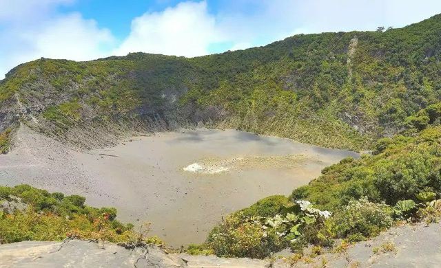 Irazú Volcano