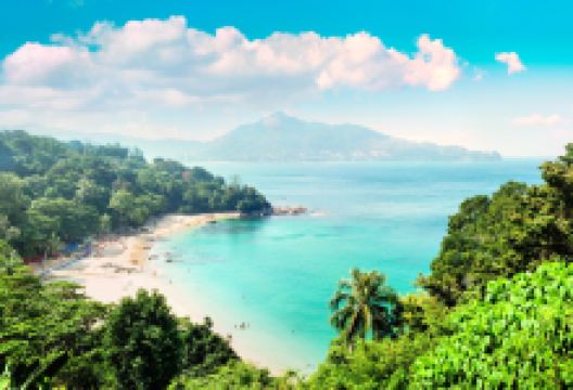 卡马拉海滩景点图片