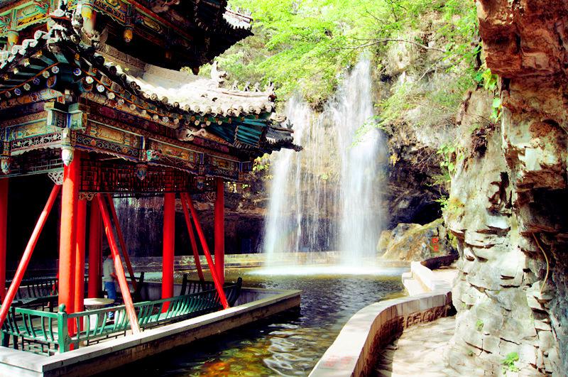 滴水岩