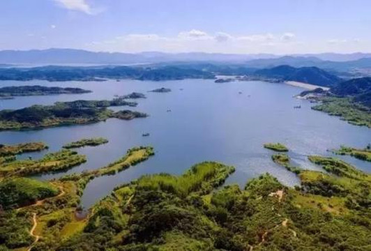 密雲水庫石馬峪，民俗大鍋飯農家院做的水庫魚和現磨豆腐簡直絕了。