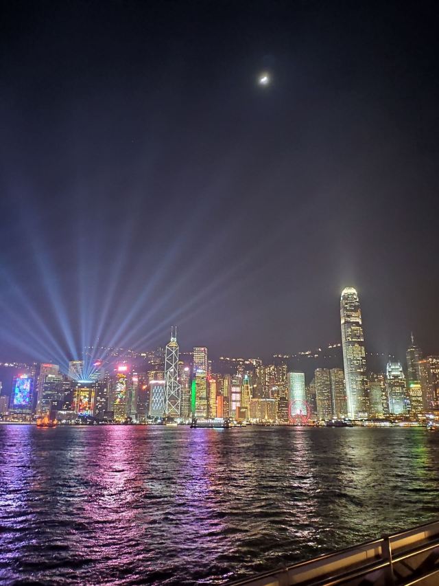 香港《幻彩咏香江》灯光表演游玩攻略简介,香港《幻彩咏香江》灯光表演门票/地址/图片/开放时间/照片/门票价格【携程攻略】