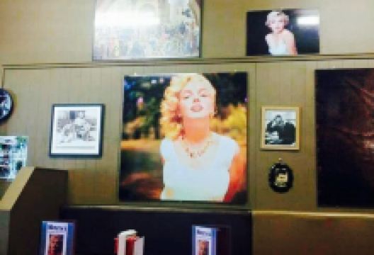 Monroe's Burgers & Beers美食图片