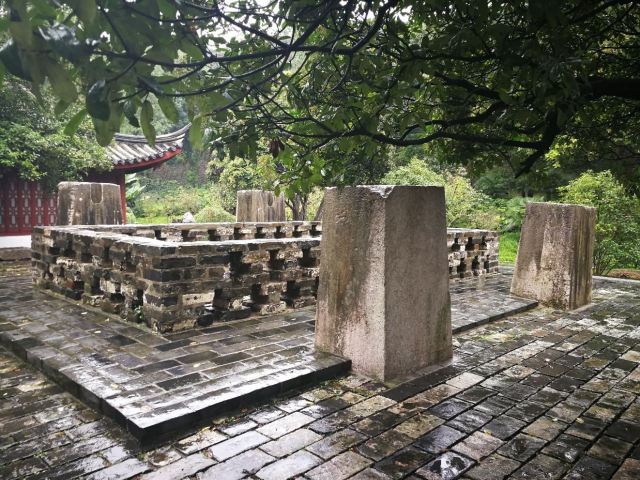 Xuanwu Lake