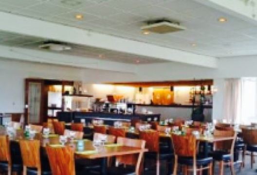 Restaurant at 62 N Airport Hotel美食图片