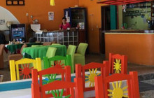 Las Brisas Hotel - Restaurant - Bar餐厅图片