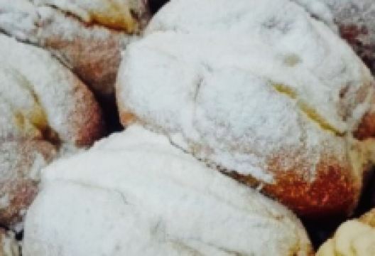 Consigo Pao Quente E Pastelaria美食图片