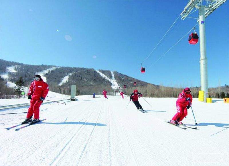 亚布力青云滑雪场
