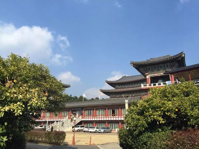 Yakchunsa Temple
