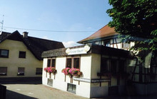 Hotel Gruner Baum餐厅图片