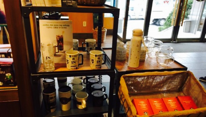 Starbucks Chuncheon E-Mart餐厅图片