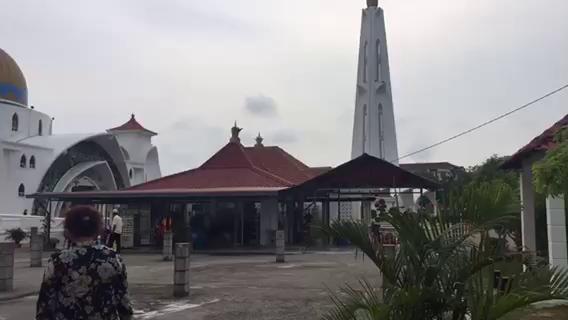 回教圣地！海上清真寺🕌️