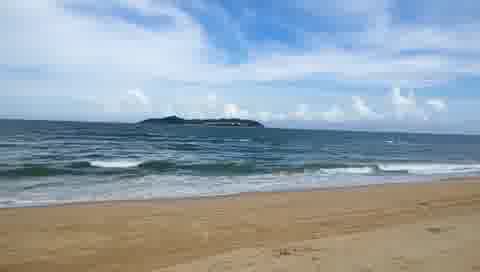 海棠湾的海浪，万达逸林希尔顿度假酒店私人沙滩，对面就是蜈支洲岛！