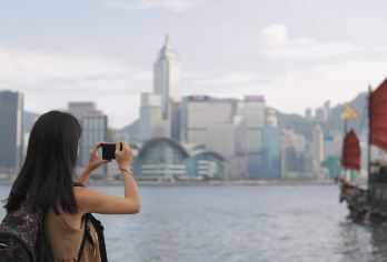 香港太平山顶+金紫荆广场+维多利亚港一日游【[香港一日游|杜莎夫人蜡像馆+尖沙咀钟楼]】
