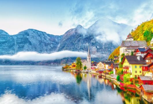 奥地利哈尔施塔特一日游⎪童话小镇⎪可选维也纳/萨尔茨堡往返⎪【驾车穿过令人惊叹的萨尔茨卡默古特地区，该地区以其风景如画的湖泊和起伏的山丘而闻名。】