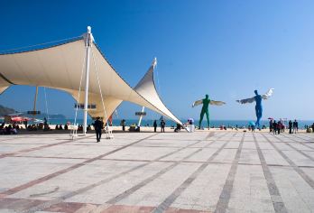 大梅沙海滨公园+金色海岸游艇+中英街+世界之窗+深圳一日游【[出行无忧]24小时客服管家一对一服务，省心省事，高素质导游领队，出行无忧】