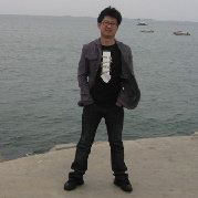 雪山顶上的月亮