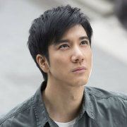 年已不少依然轻狂