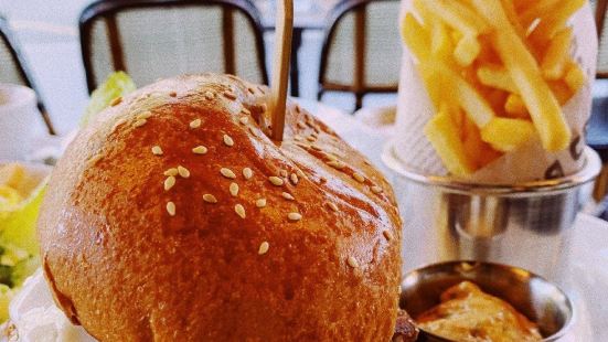 Foyer De La Madeleine Reviews Food Drinks In Ile De France