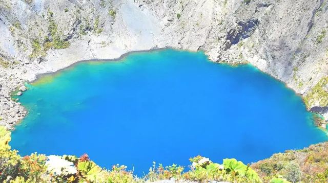Irazú Volcano