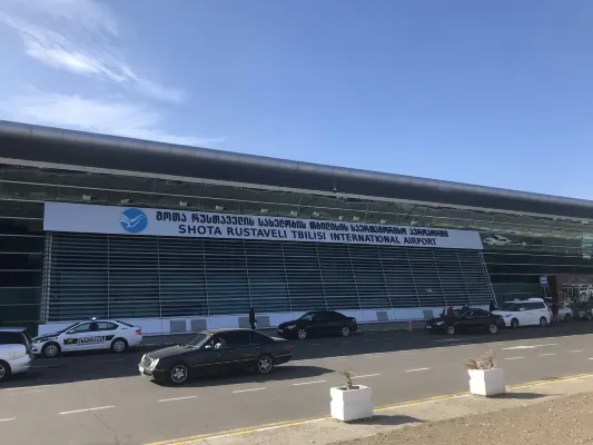 Noleggi auto a Aeroporto di Tbilisi