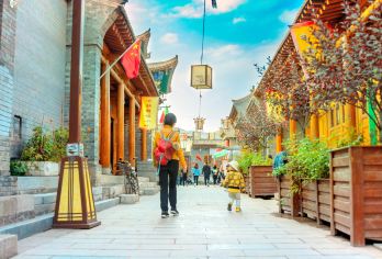 天斧沙宫+水墨丹霞+河口古镇+黄河楼1日游【纯玩小团上门接送【[精品小团]全程8人内小团，全程纯玩无购物，市区酒店上门接送。】