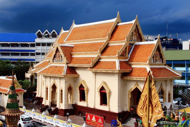 Wat Traimit Wittayaram