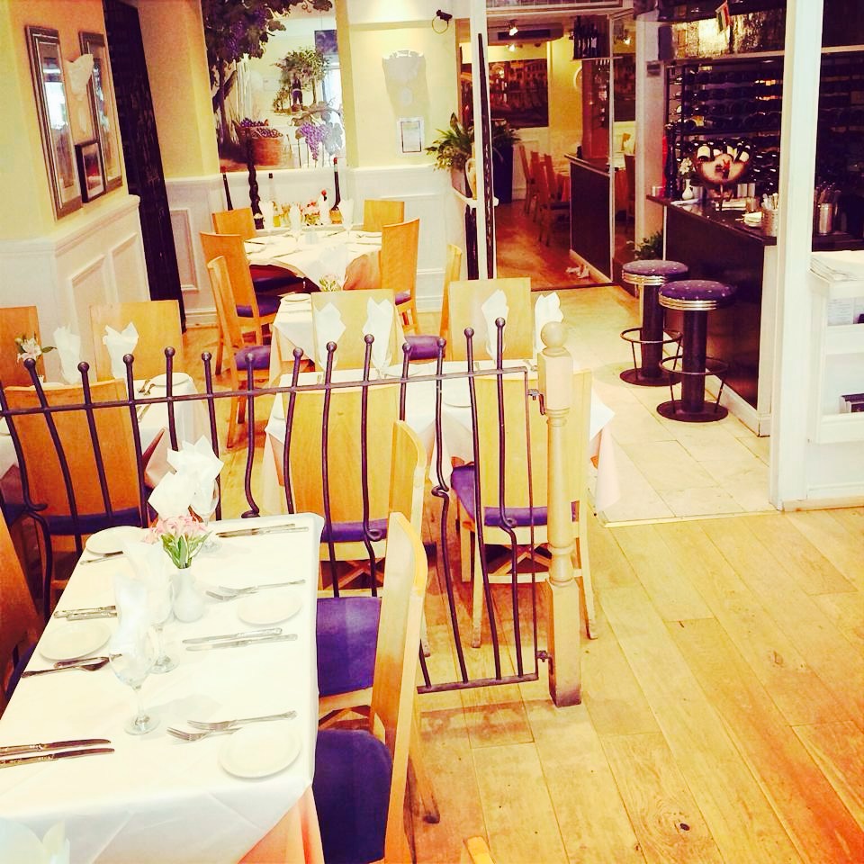 Valentino's Restaurant餐厅图片