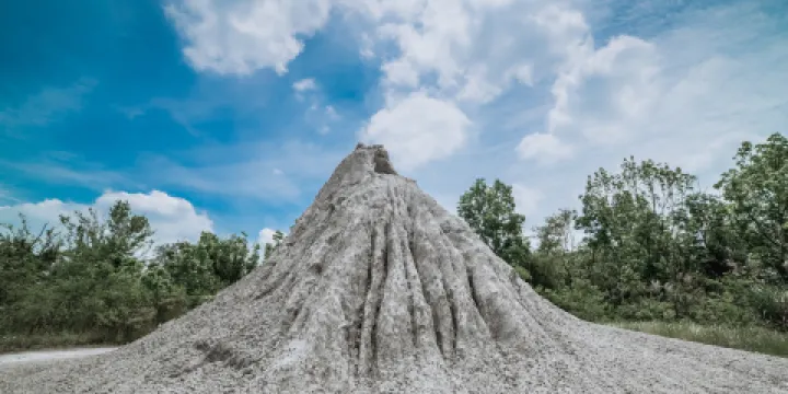 烏山頂泥火山自然保留區