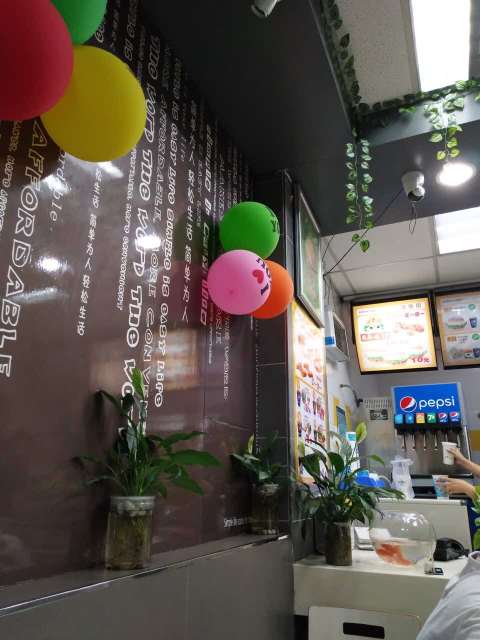 华莱士·全鸡汉堡(连界店)餐厅图片