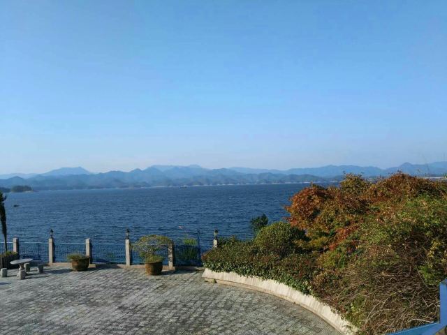 Thousand Island Lake, Central Lake Area