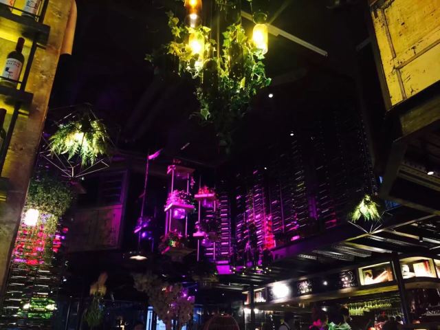 Hu Tao Li Music Bar ( He Ping )